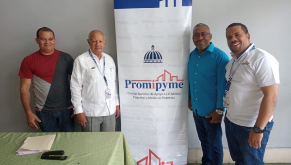 Reunión de apoyo a los comerciantes del mercado de Cristo Rey